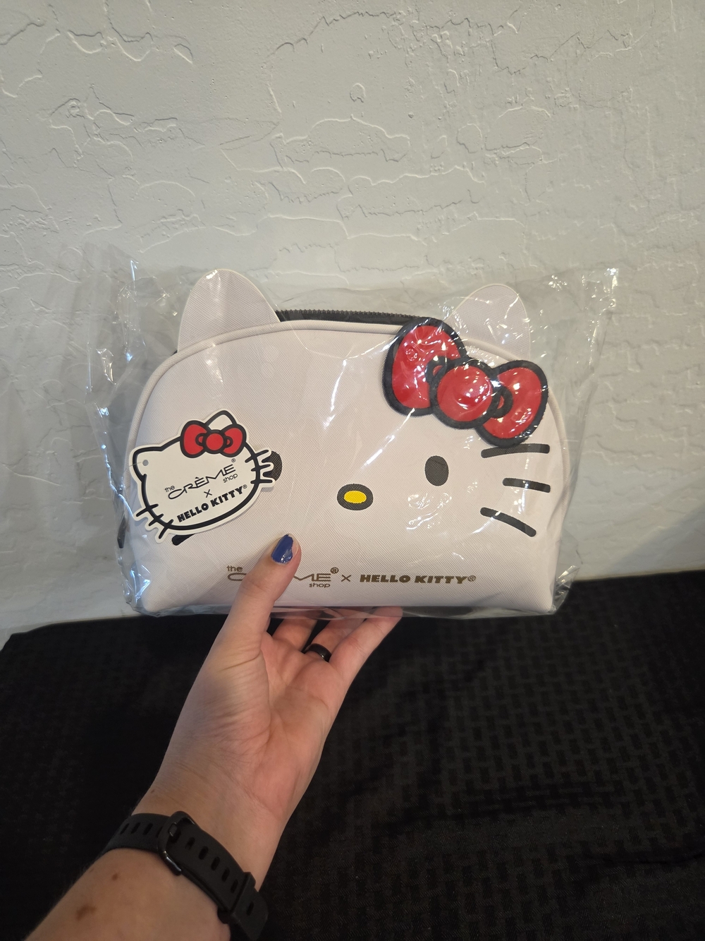The Crème Shop x Hello Kitty White Kids Cosmetic Pouch with Red Bow - Picture 2 of 7